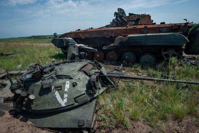 За добу Росія втратила ще майже тисячу окупантів та літак