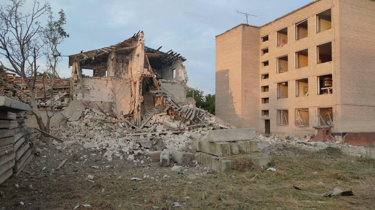 Росіяни двічі вдарили по Чугуєву на Харківщині: є постраждалі, серед них — дитина