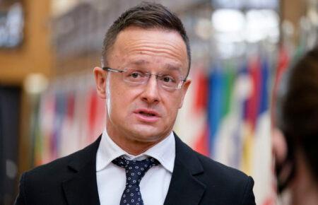 Петер Сіярто вимагає свідчень від Єврокомісії через заборону транзиту нафти «Лукойлу»