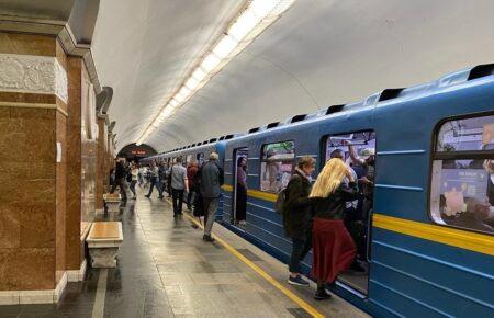 Київське метро під час блекаутів: які ризики виникають через пошкодження енергетичної інфраструктури