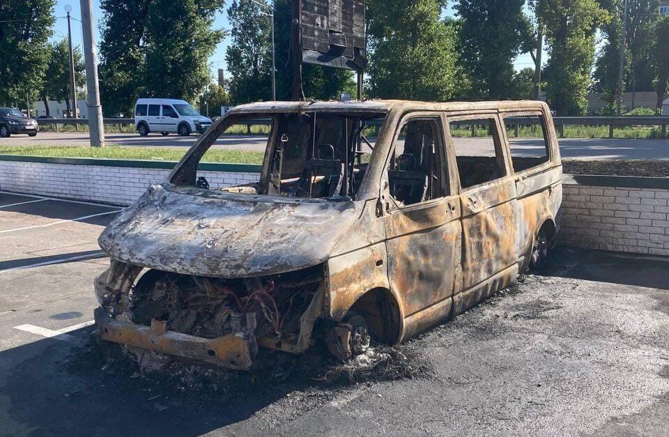 У Києві невідомі спалили медевак 3-ї штурмової (ФОТО)