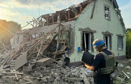 Росіяни скинули авіабомбу на село Москалівка на Харківщині, є загибла