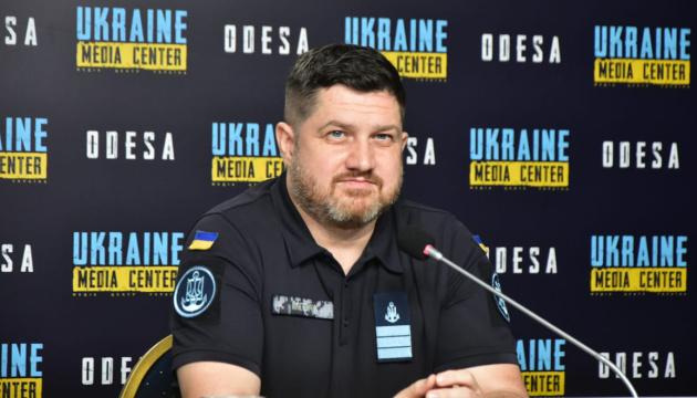 ВМС України наполегливо радять російським туристам забиратися з Криму