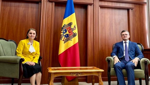 Україна має перемогти у війні, щоб не заохочувати РФ до нової агресії — глава МЗС Румунії