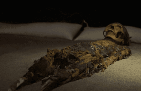 У Чилі відкопали мумії, що на дві тисячі років старші за єгипетські