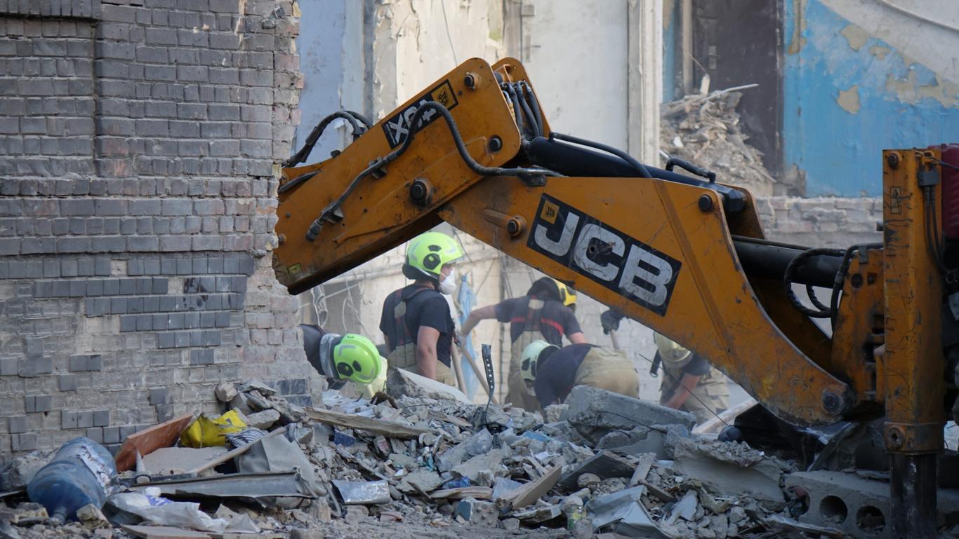 Масований обстріл 8 липня: у ДСНС повідомили про 44 загиблих і 196 постраждалих