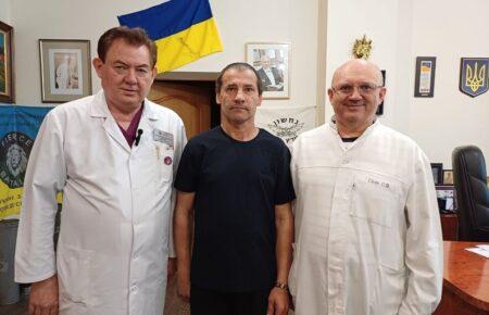 У Києві хірурги провели військовому операцію на серці унікальним способом — кажуть, що вперше у світі (ВІДЕО)