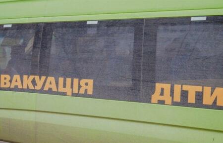 Як на Донеччині сім'ї з дітьми порушують обов'язкову евакуацію і наражають на небезпеку дітей