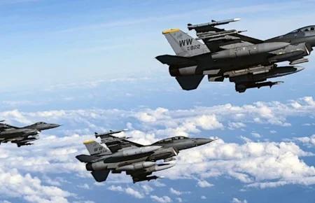 Зеленський: Уряд Польщі ухвалив рішення, що прискорить отримання Україною винищувачів F-16
