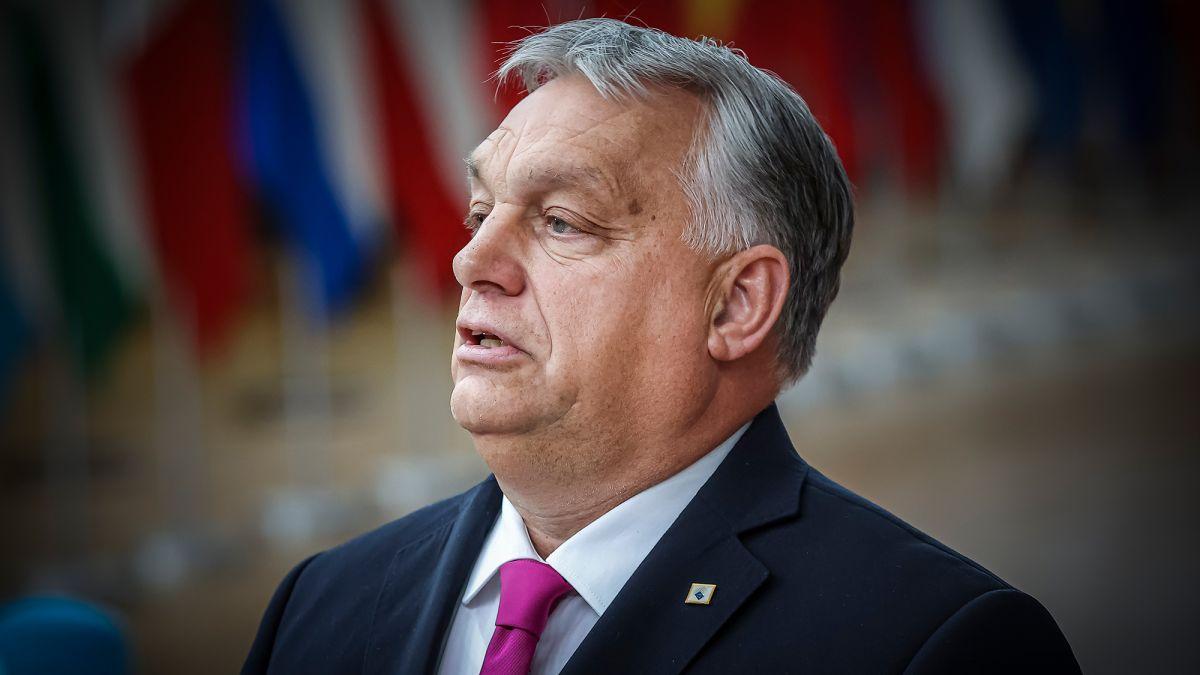 The Guardian та FT пишуть, що сьогодні до Києва прибуде Орбан