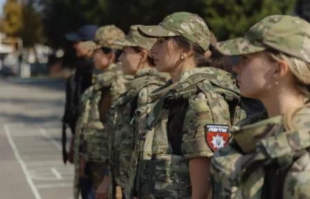 Підрозділи МВС отримали перші жіночі бронежилети