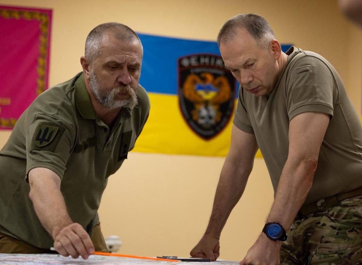 «Подекуди, ціною великих втрат, ворог має незначний успіх» — Сирський про ситуацію на фронті