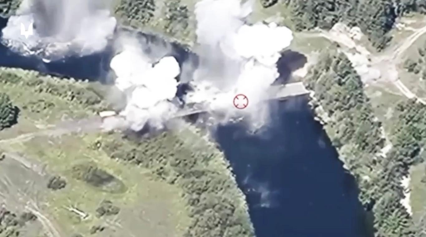 The Special Forces showed the destruction of Russian pontoon crossings in Kursk region