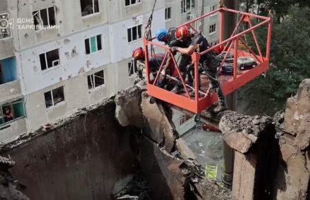 У Харкові розбирають завали багатоповерхівки — ДСНС