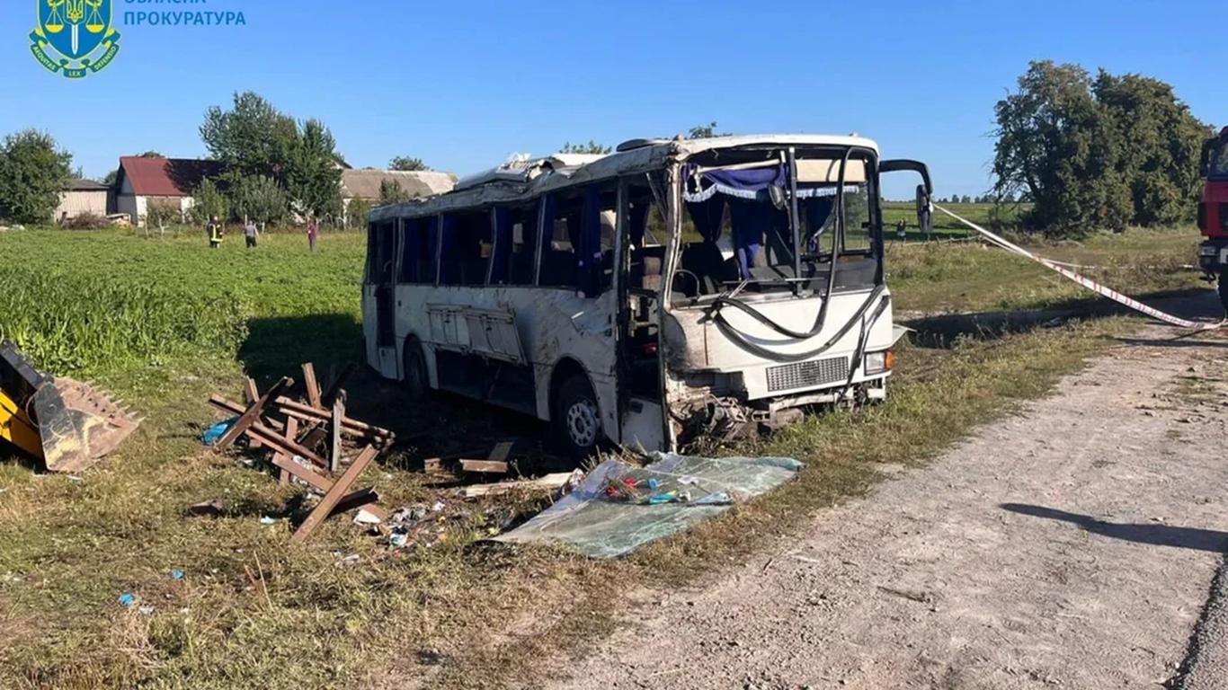 Смертельна ДТП з автобусом на Хмельниччині: водію оголосили підозру