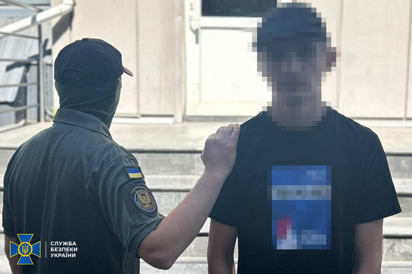 Неповнолітні диверсанти на півдні палили релейні шафи й пікапи для ЗСУ