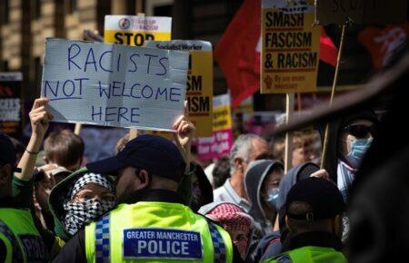 Протести в Британії: 150 людей заарештовані — кореспондент