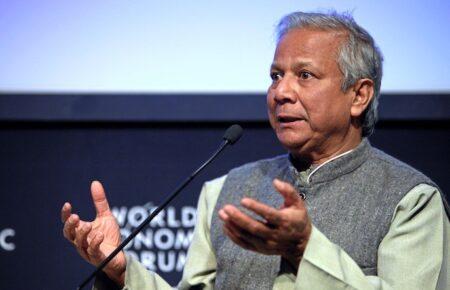 Уряд Бангладеш очолить лауреат Нобелівської премії Юнус