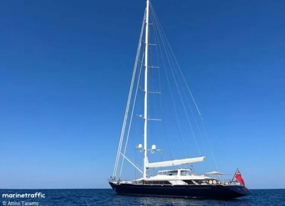 Біля Сицилії затонула яхта з 22 людьми