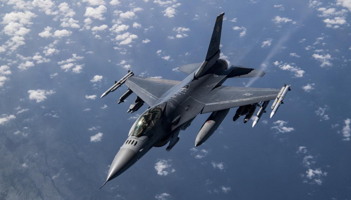Офіційного підтвердження про доставку F-16 від України може й не бути — військовий оглядач