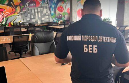 Блогер Олександр Слобоженко отримав підозру в ухиленні від сплати податків