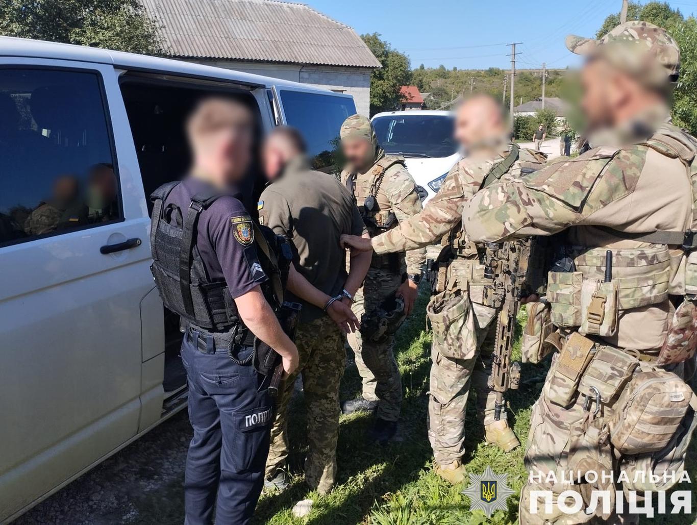 Чоловік у військовій формі влаштував смертельну стрілянину на Тернопільщині