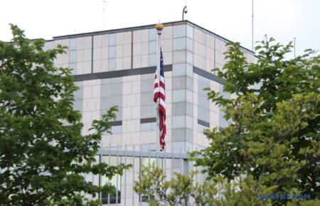 «Кожна країна має власні технічні стандарти безпеки» — нардеп про закриття посольств