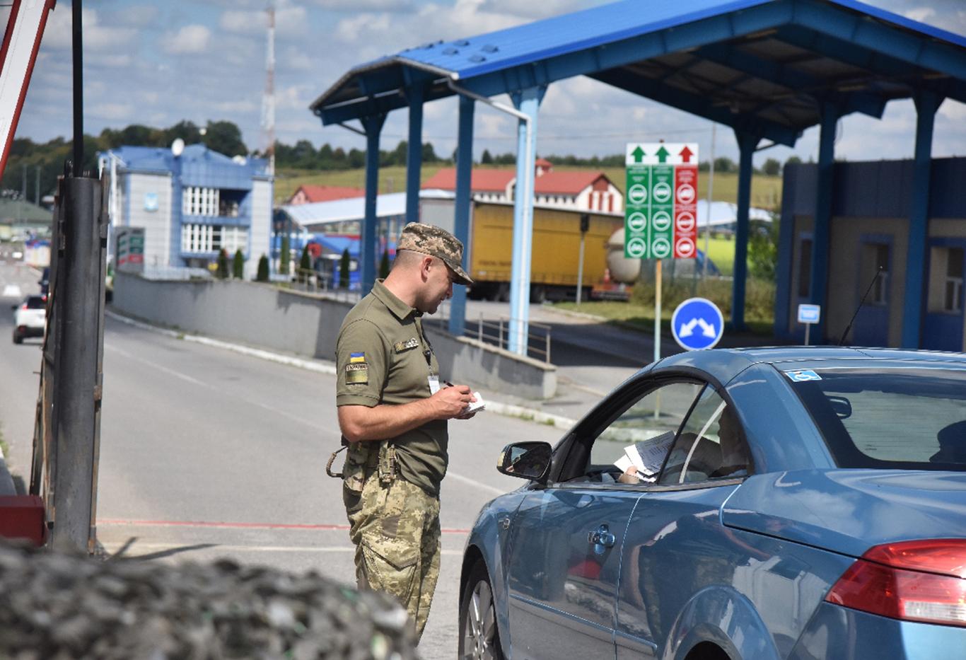 Прикордонники попередили про труднощі на кордоні з Польщею через ремонт КПП «Гребенне»