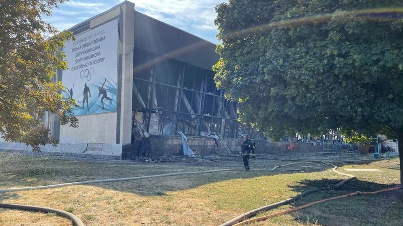 Росіяни зруйнували Харківський палац спорту (ФОТО)