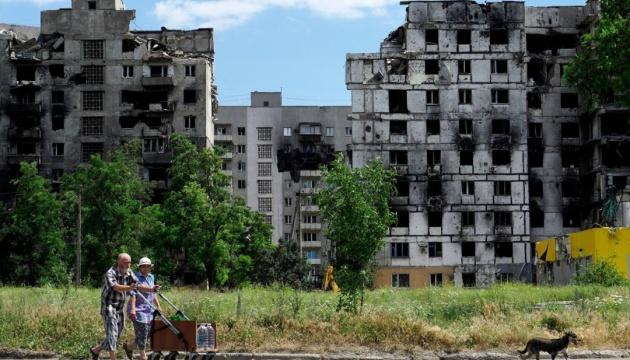 Забиті підвали, каналізація заливає вулиці: гуманітарна ситуація у Маріуполі