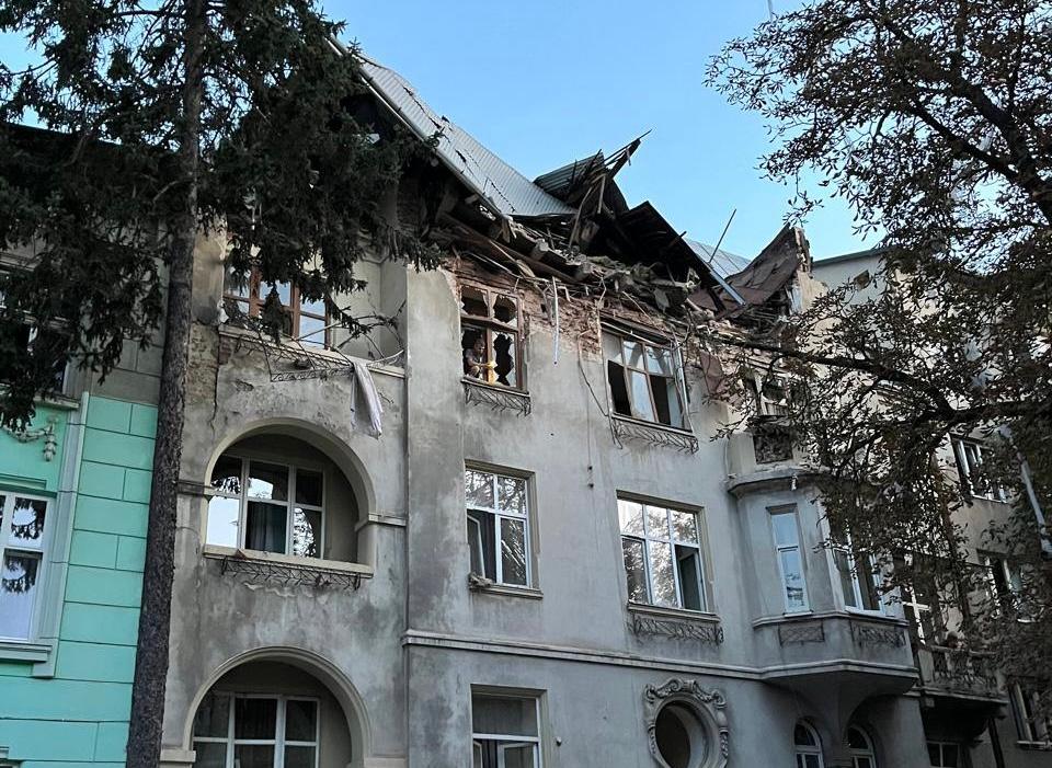 У Львові тричі поцілили по історичній частині — кореспондент