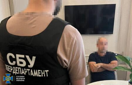 Українські службовці допомагали росіянам відновлювати НПЗ після дронових атак