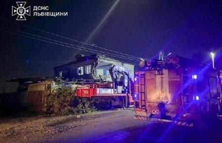 Уламки «шахеда» впали біля Львова та спричинили пожежу (ФОТО)