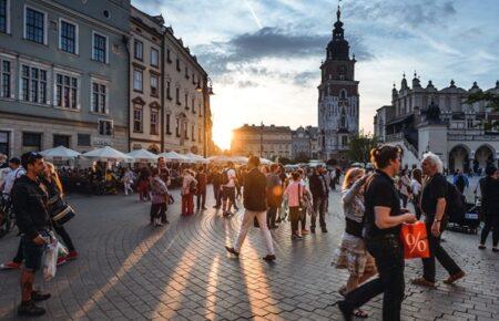 Чому серед поляків різко впала підтримка українських біженців: аналітик назвав основні причини