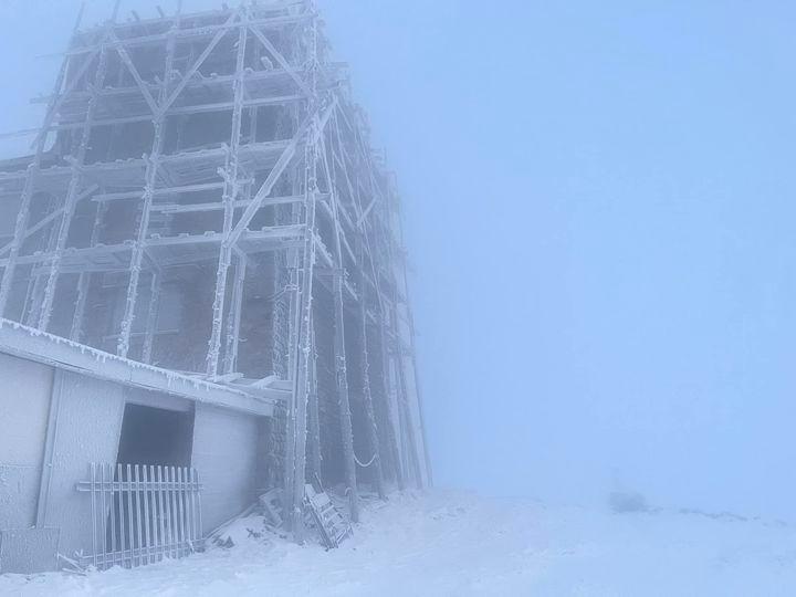 На горі Піп Іван зафіксували сніг та температуру повітря -6°С