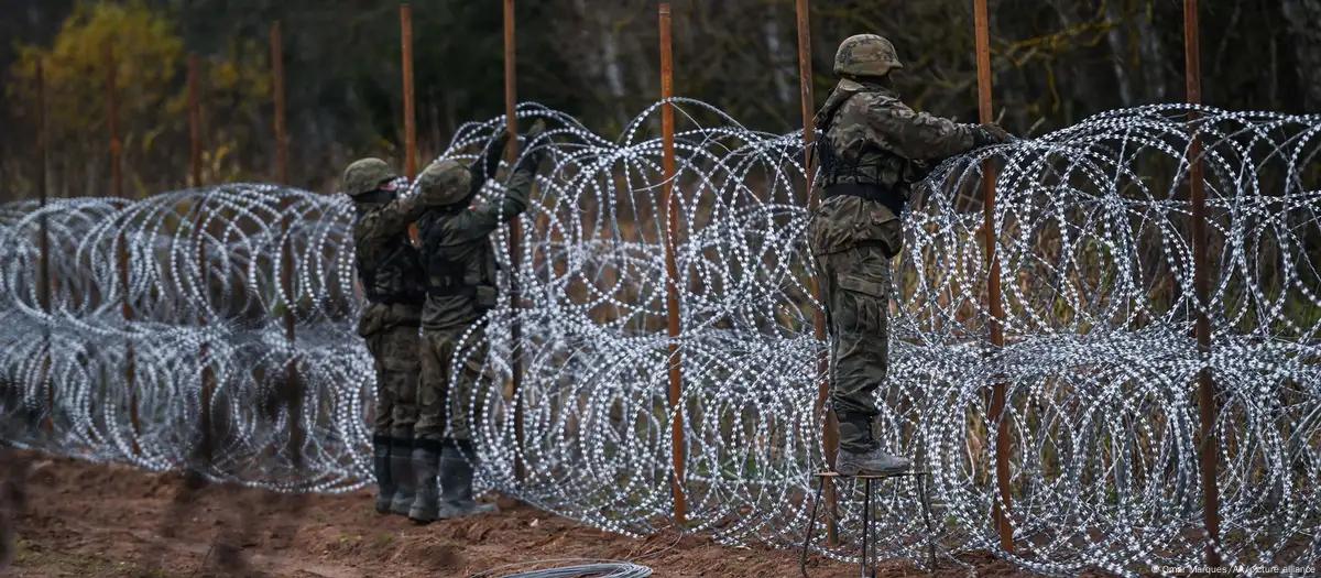 Польща почне будівництво оборонних укріплень на кордоні з РФ та Білоруссю — Reuters