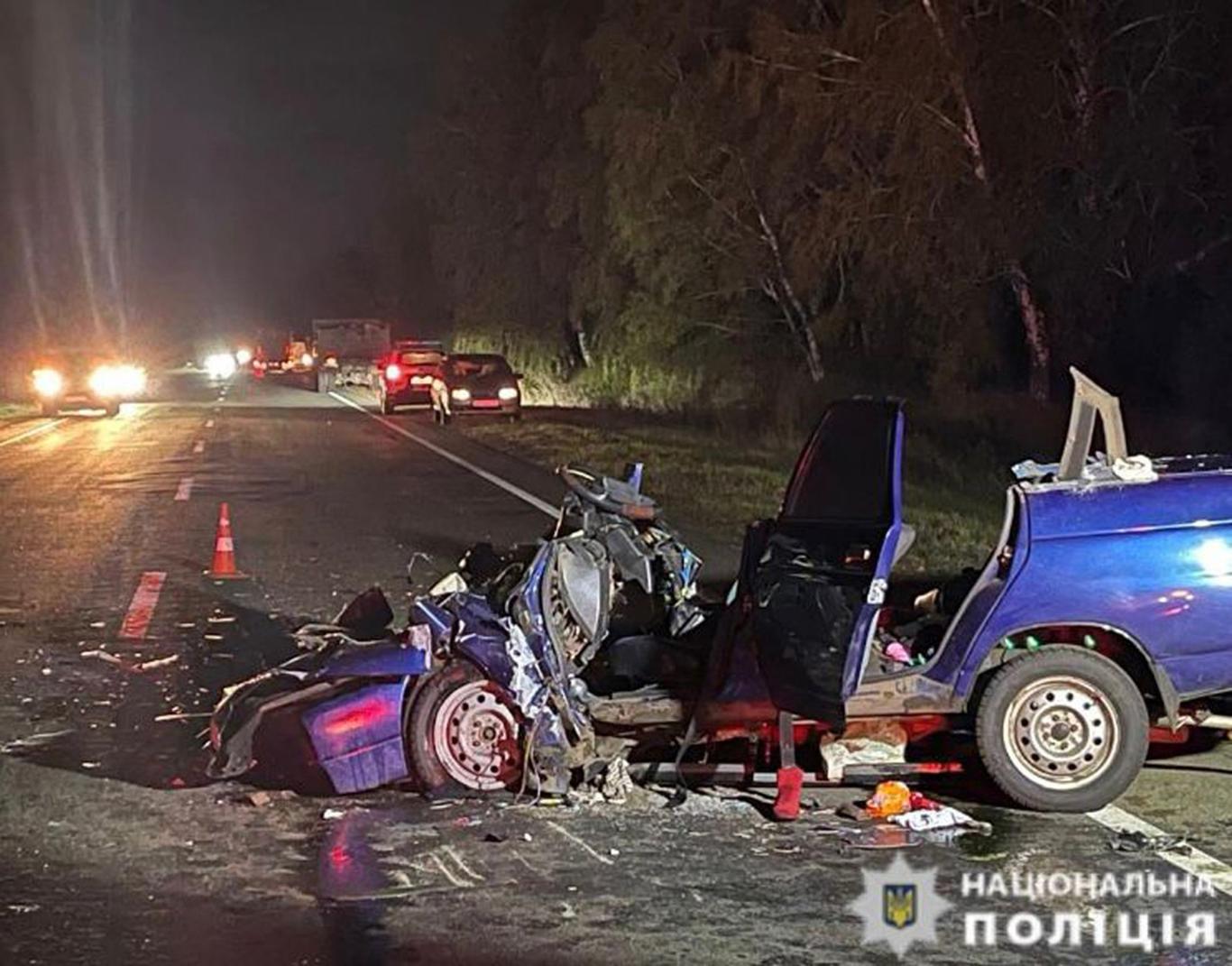 Сім’я з двома дітьми загинула у важкій ДТП на Чернігівщині (ФОТО)