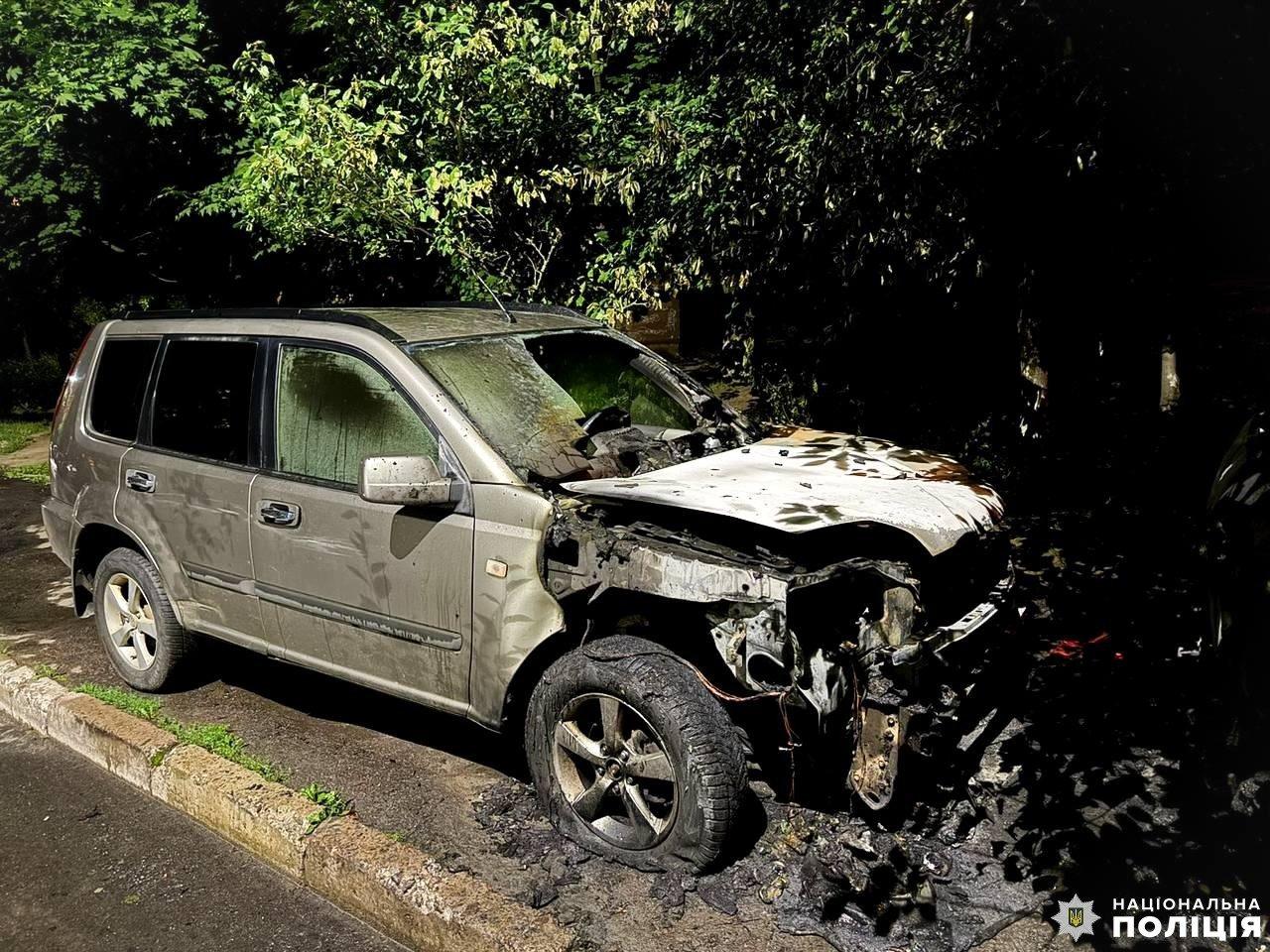 Від травня було понад 200 підпалів військових автівок — журналістка «Схем»