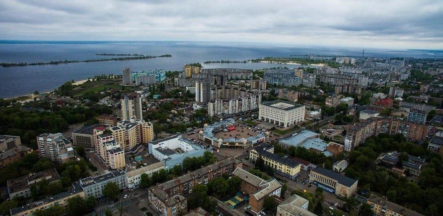 В Черкасах біля школи затримали працівника прокуратури, якому інкримінують педофілію