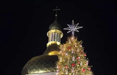 У Києві встановлять головну ялинку країни, але масових заходів не буде — КМДА