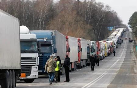 Французькі фермери намагалися заблокувати порт, а польські готують страйк: що відомо