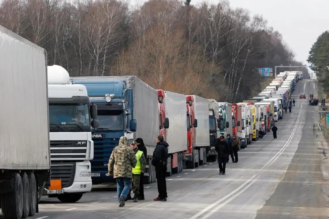 Французькі фермери намагалися заблокувати порт, а польські готують страйк: що відомо