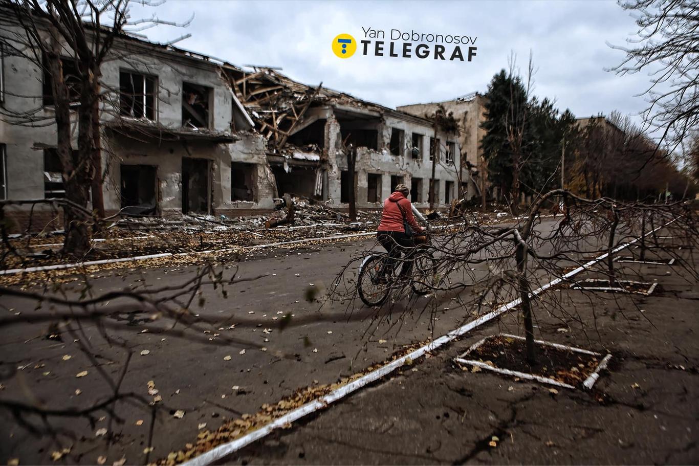 Місцеві у Покровську вже не реагують на FPV-дрони — фотожурналіст