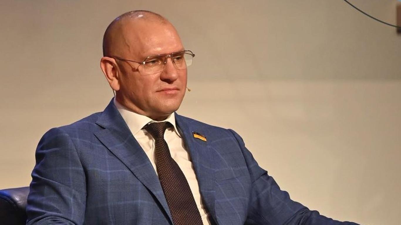 Нардеп Євгеній Шевченко отримав підозру в держзраді після заклику до  діалогу з Росією