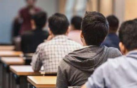 Із квітня по серпень понад 23 тисячі чоловіків мобілізаційного віку відрахували з українських ЗВО