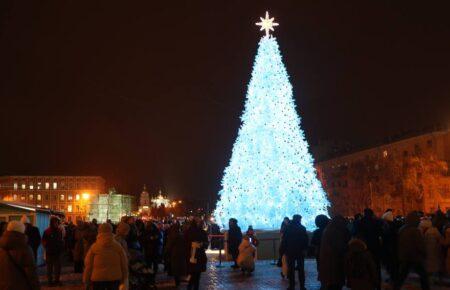 У Києві запалили вогні головної ялинки України (ФОТО)