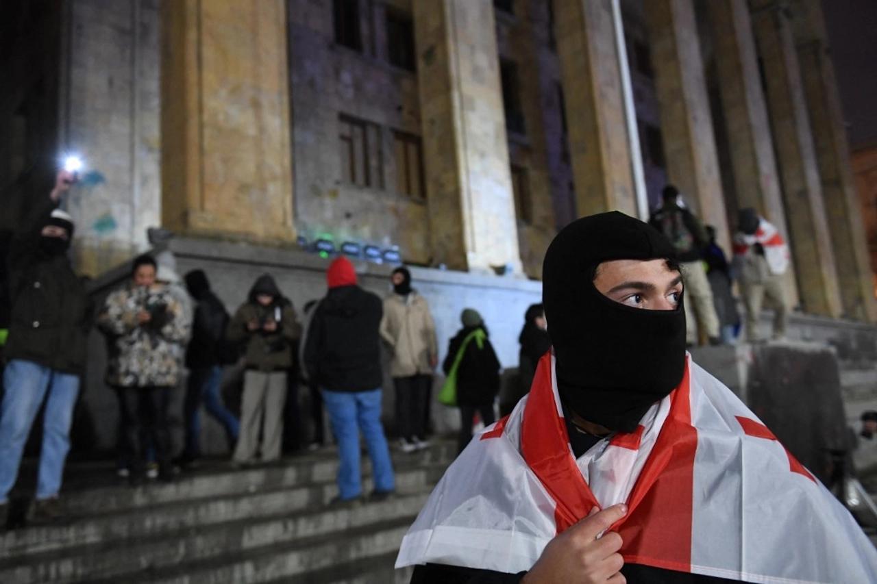 У Грузії хочуть заборонити мітингувальникам закривати обличчя