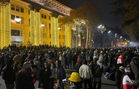 У Тбілісі силовики не змогли розігнати протестувальників