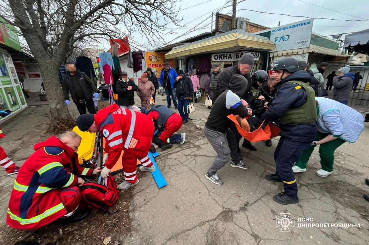 Росія завдала удару по Нікополю, є постраждалі (ФОТО)