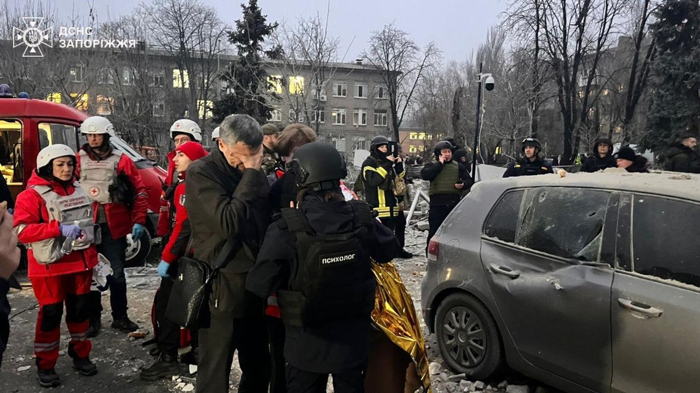 Помер 74-річний чоловік, який отримав поранення через удар по Запоріжжю